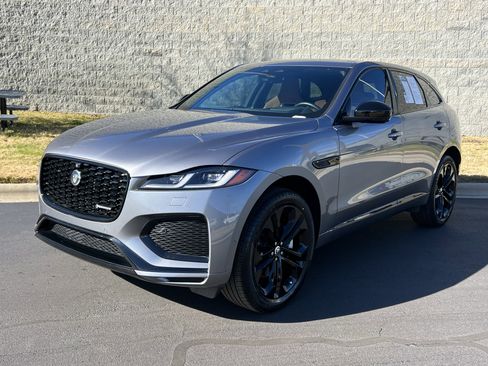 Certified 2025 Jaguar F-PACE R-Dynamic S image 1