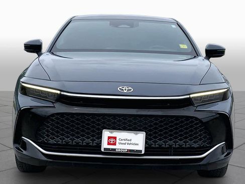 Certified 2025 Toyota Crown Platinum AWD/4WD image 4