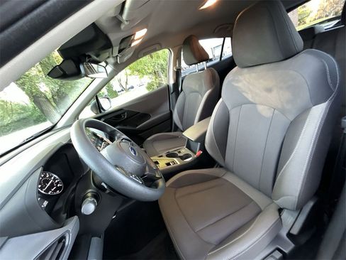 Used 2025 Subaru Crosstrek 2.0i Premium image 15