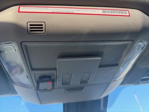 Used 2020 Toyota Tundra 4x4 CrewMax image 26