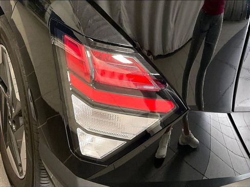 Certified 2024 Hyundai Kona SEL FWD image 33