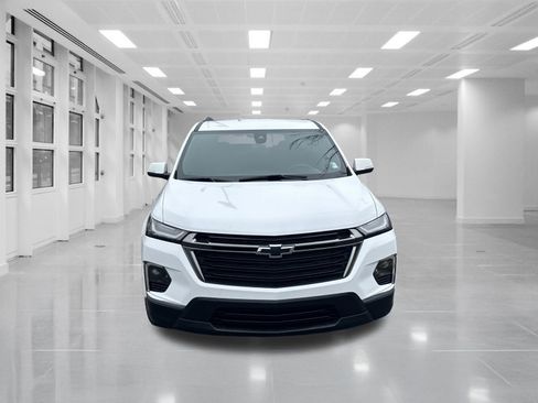 Certified 2023 Chevrolet Traverse LT image 2