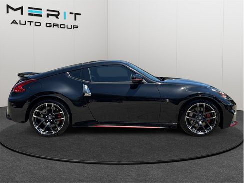 Used 2019 Nissan 370Z NISMO RWD image 10