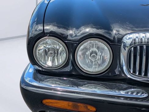 Used 2003 Jaguar XJ8 L RWD image 9