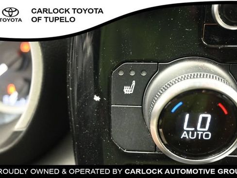 Used 2023 Toyota Highlander XLE FWD image 38