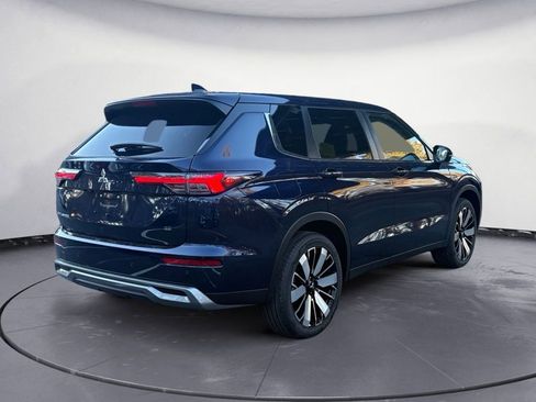 New 2026 Mitsubishi Outlander SE image 5