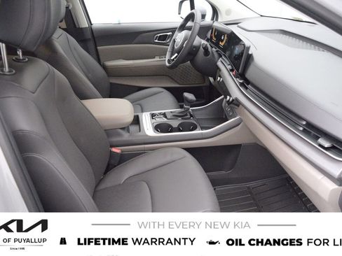 New 2026 Kia Carnival EX FWD image 16