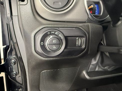 Used 2023 Jeep Gladiator Sport AWD/4WD image 25