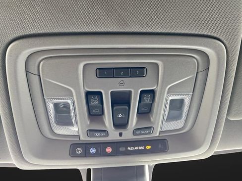 Used 2020 GMC Sierra 1500 SLT w/ SLT Premium Plus Package image 27