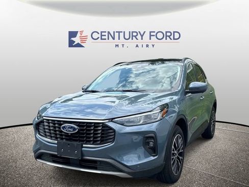 Used 2023 Ford Escape SE w/ PHEV Premium Package FWD image 3