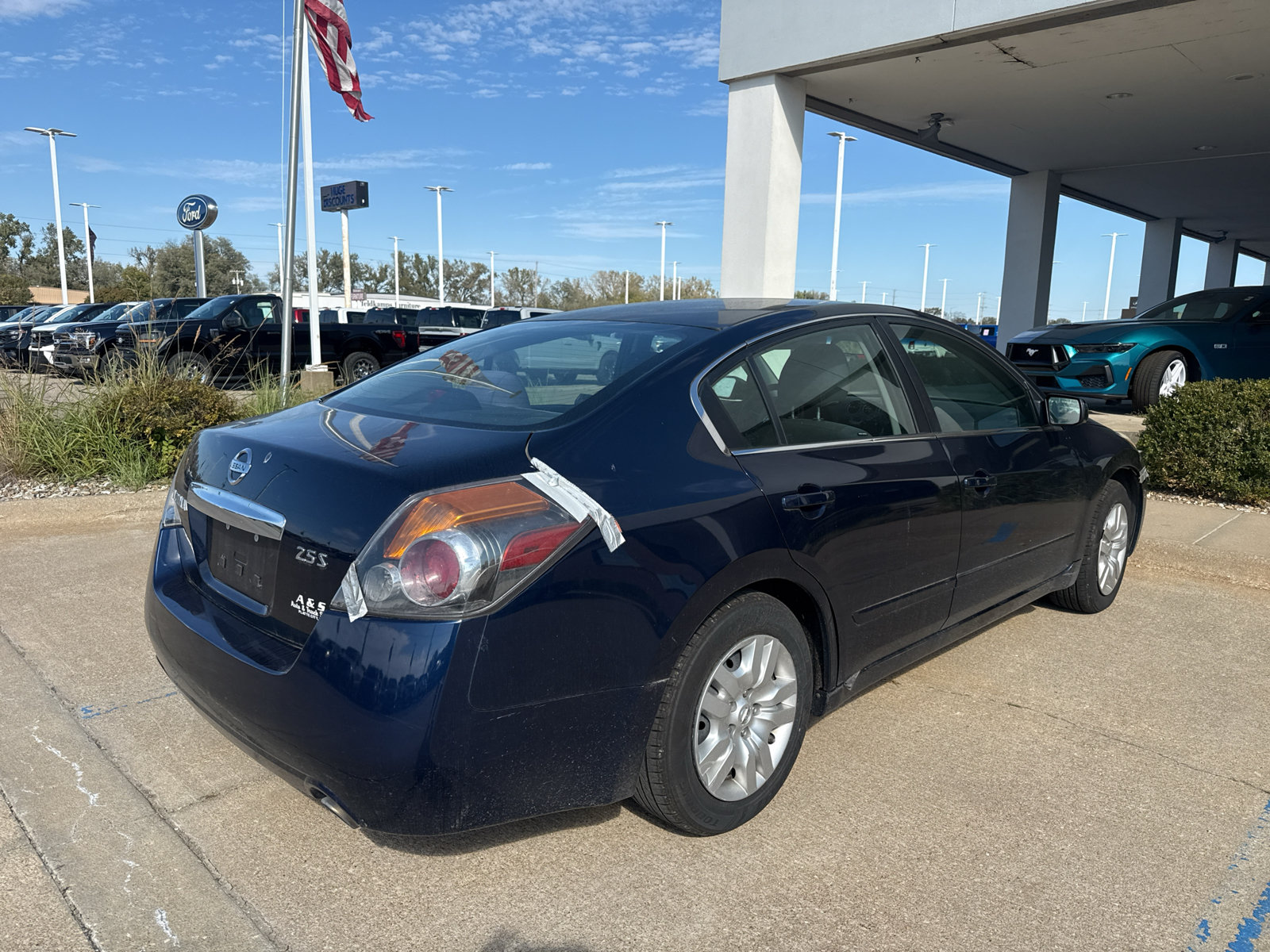 Used 2011 Nissan Altima 2.5 S FWD image 5