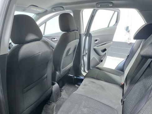 Used 2018 Chevrolet Trax LS AWD/4WD image 12