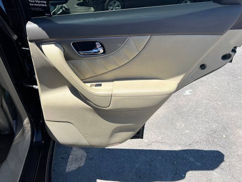 Used 2013 INFINITI FX37 AWD w/ Premium Pkg image 19