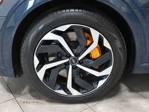 Used 2020 Audi e-tron Prestige w/ Prestige Package image 35