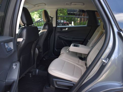 Used 2021 Ford Escape SEL AWD/4WD image 9