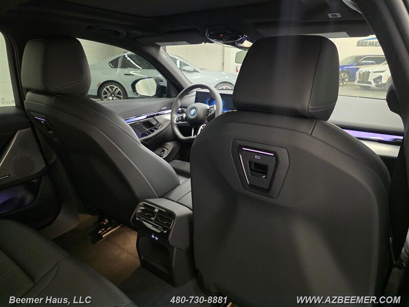 Used 2026 BMW i5 eDrive40 w/ M Sport Package RWD image 36