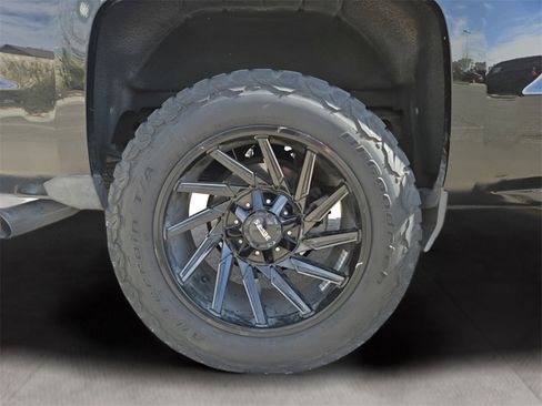 Used 2018 Chevrolet Silverado 1500 LT w/ Texas Edition image 19