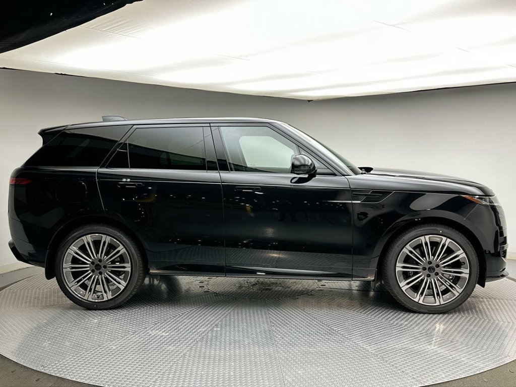 New 2027 Land Rover Range Rover Sport Dynamic SE AWD/4WD image 4
