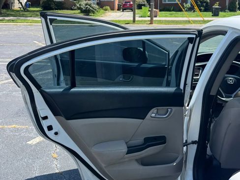 Used 2015 Honda Civic Touring image 16