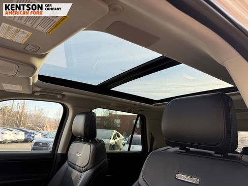 Used 2025 Ford Expedition Max Platinum w/ Driver's Package image 32