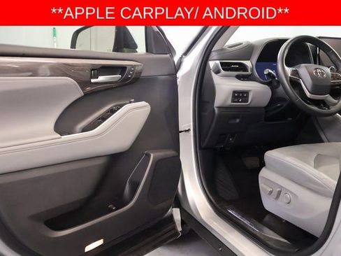 Used 2023 Toyota Highlander Platinum image 9