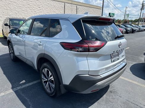 Used 2023 Nissan Rogue SV image 5