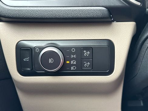 Used 2020 Ford Escape SEL image 29