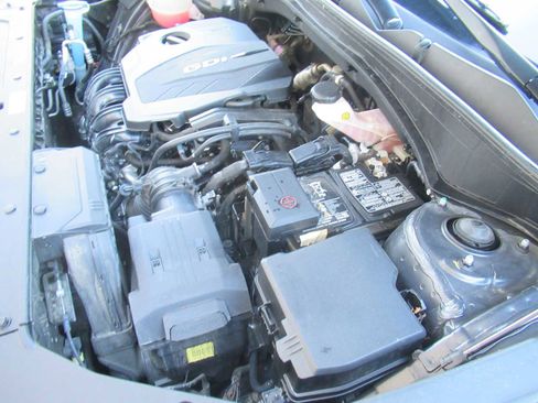 Used 2023 Hyundai Santa Fe SEL image 15