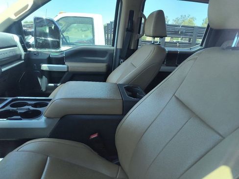 Used 2022 Ford F250 Lariat w/ Lariat Value Package AWD/4WD image 3