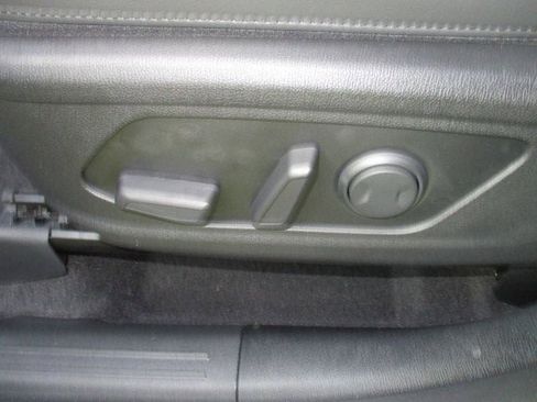 New 2025 Kia Sorento S w/ Panoramic Sunroof Package image 16