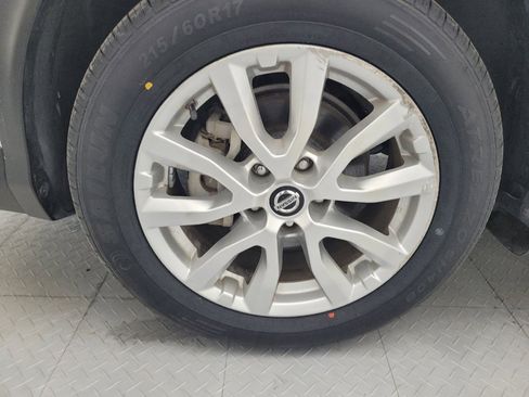 Used 2021 Nissan Rogue Sport SV w/ Technology Package FWD image 31