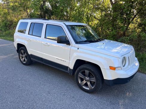 Used 2015 Jeep Patriot High Altitude image 11