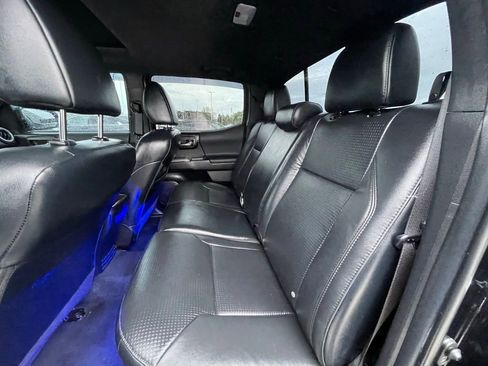 Used 2023 Toyota Tacoma TRD Off-Road w/ TRD Premium Off Road Package image 26