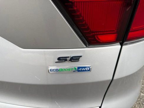 Used 2019 Ford Escape SE image 23