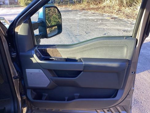 Used 2023 Ford F250 Lariat w/ Chrome Package image 27