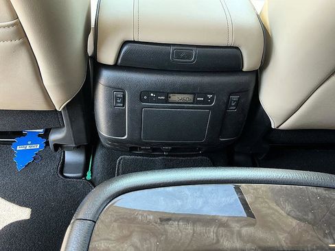 Certified 2024 Nissan Armada Platinum w/ Captain's Chairs Package AWD/4WD image 28