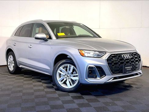 Used 2022 Audi Q5 2.0T Premium w/ Convenience Package AWD/4WD image 9