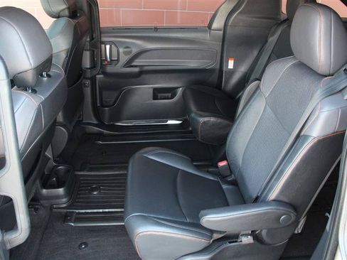 Used 2021 Toyota Sienna XSE AWD/4WD image 14