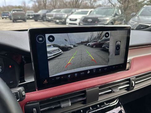 Used 2025 Lincoln Corsair Reserve image 17