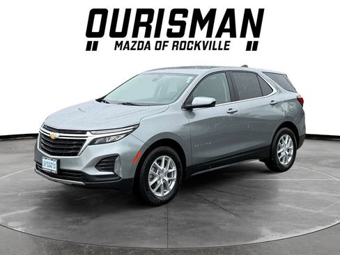 Used 2024 Chevrolet Equinox LT FWD image 2