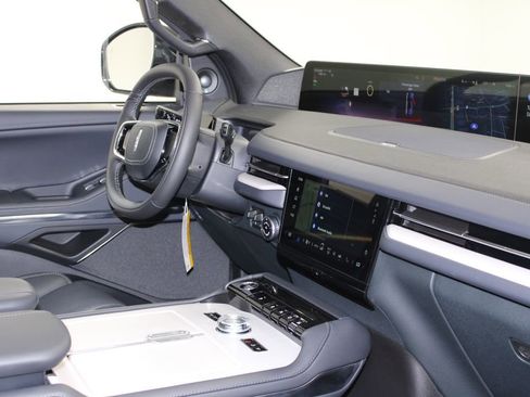 New 2025 Lincoln Navigator Reserve w/ Jet Appearance Package image 34