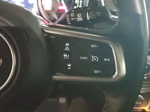 Used 2022 Jeep Wrangler Unlimited Sahara w/ Cold Weather Group image 32