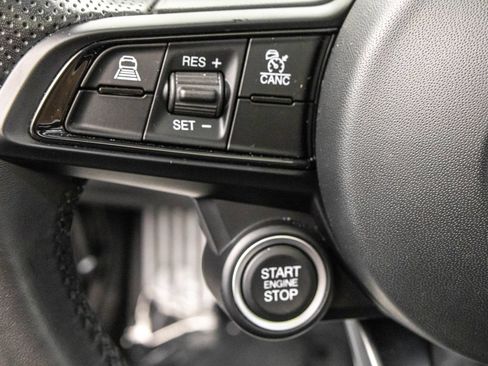 Used 2022 Alfa Romeo Giulia Ti AWD/4WD image 20