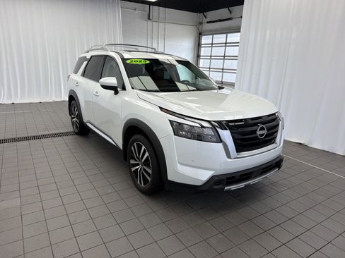 Used 2025 Nissan Pathfinder Platinum w/ Cargo Package FWD image 13