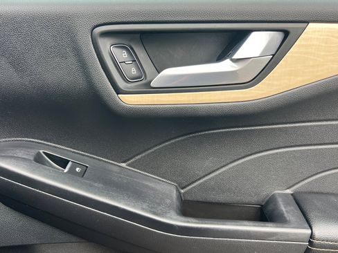 Used 2022 Ford Escape Titanium w/ Titanium Elite Package image 22