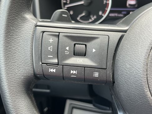 Used 2023 Nissan Rogue S AWD/4WD image 24