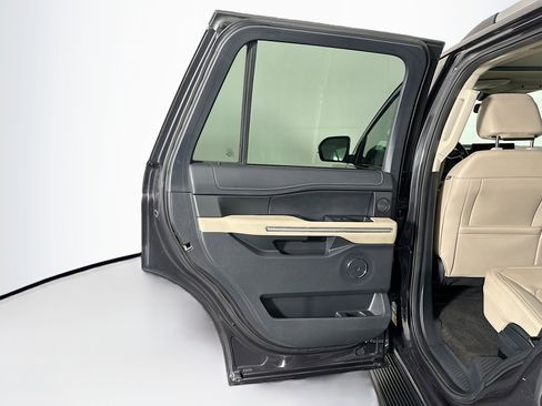 Used 2024 Ford Expedition Limited image 27
