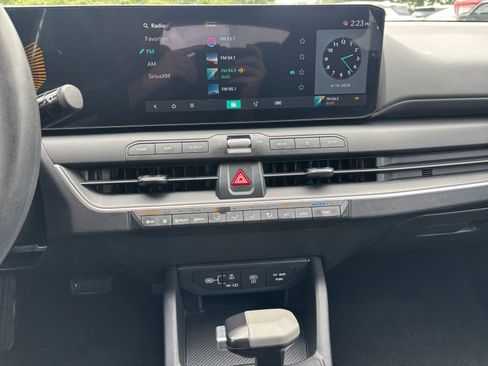 Used 2025 Kia K4 LXS image 17