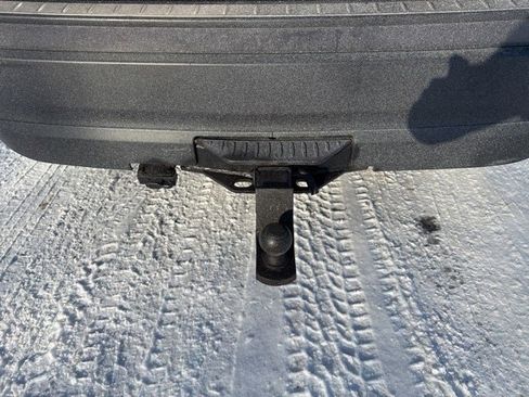 Used 2019 Toyota Highlander XLE image 11