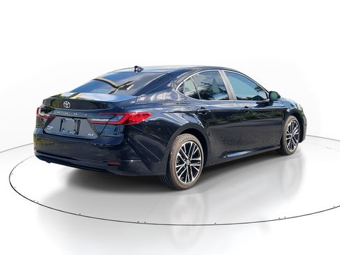 Used 2026 Toyota Camry XLE FWD image 7